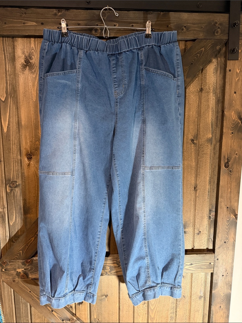 Source Unknown Relaxed Light Blue Denim Jeans for Women